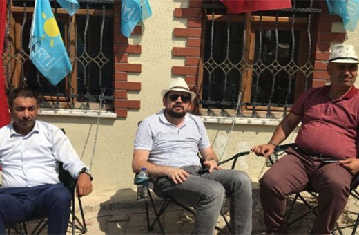 İyi Partililer kendilerini Akşener'in evine zincirledi!