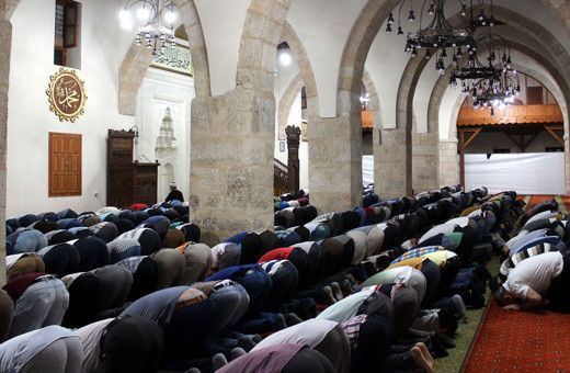 Teravih namazı nasıl kılınır? Kaç rekattır?