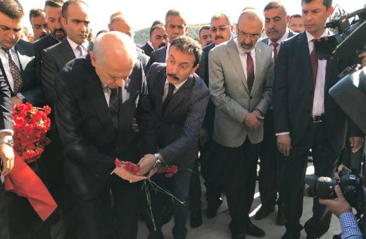 Bahçeli, Ülkücü Şehitler Anıtını ziyaret etti