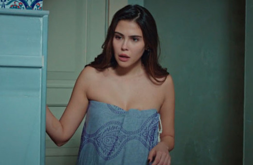  Önce mastürbasyon şimdi göğüs ucu skandalı! İstanbullu Gelin'de neler oluyor?