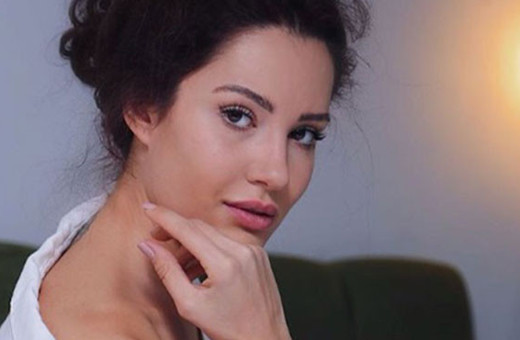 Ece İrtem kimdir Payitaht Abdülhamid'in Robina'sına bakın