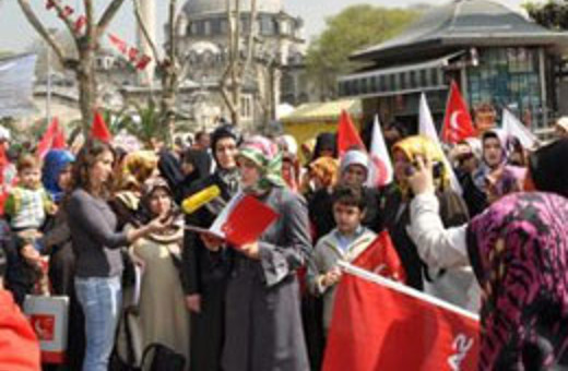 SP'li kadınlardan ahlaki çöküntü uyarısı