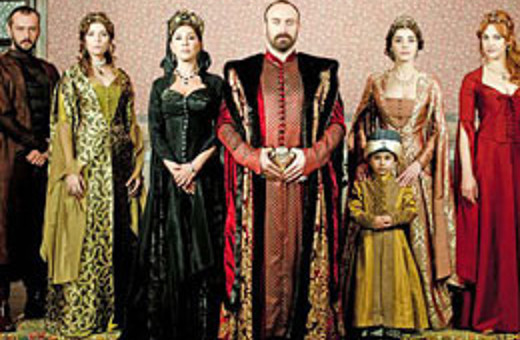 Muhteşem Yüzyıl için binlerce imza topladılar