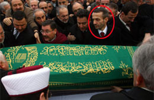 Bugün olsa ayaklarını yine yıkarım