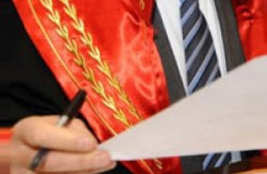 İşe gitmeyen memur işinden oldu!