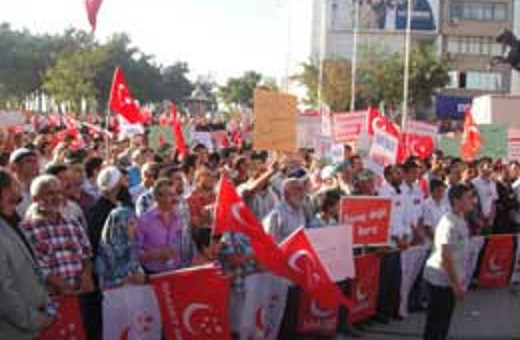 Binlerce SP'li terörü lanetledi