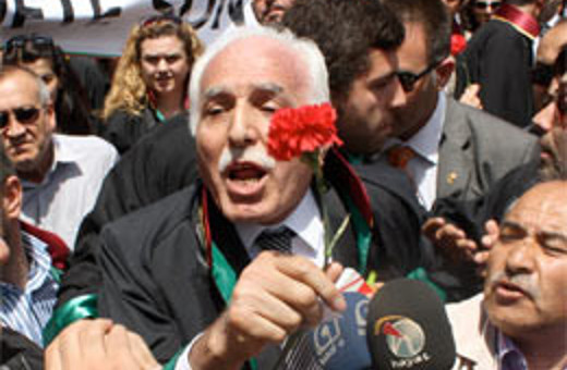 Mustafa Kamalak'a saldırı