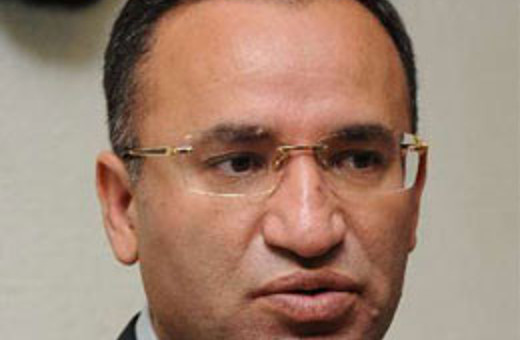 Bu fotoğraf Bekir Bozdağ'ı çok üzdü