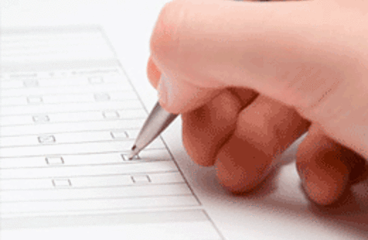 AKP eriyor mu uçuyor mu? İki ankete bakın!