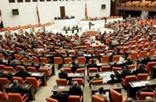 Saadet'ten yamalı bohça benzetmesi