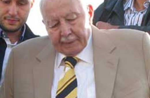 Erbakan Saadet'e fiilen el koydu! 