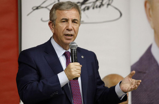 Mansur Yavaş'tan mazbata öncesi Hacı Bayram Veli'de şükür duası