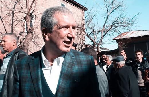 Belediye başkanına silahlı keserli saldırı