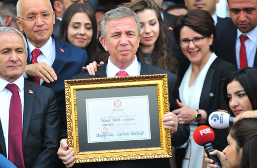 Mansur Yavaş'tan belediye çalışanlarına ferah olun mesajı