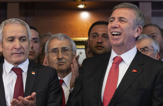 Mansur Yavaş, hızlı başladı! 2 kritik isimi görevden aldı