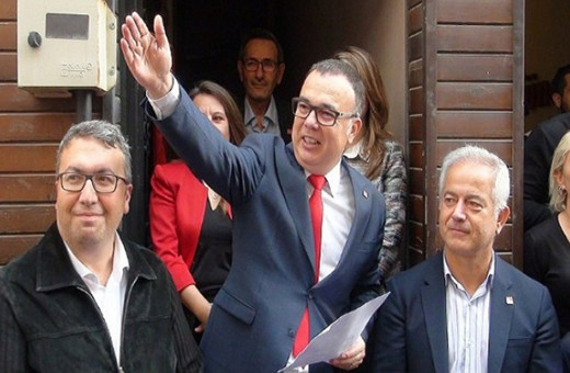 CHP'li Birol Arslan'ın ilk işi belediyenin yatını satışa çıkarmak oldu!