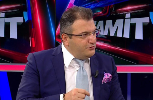 Cem Küçük'ten bomba çıkış: 'Ohhh nasıl yamulttuk’ yazısı yazsın