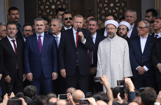 Cumhurbaşkanı Erdoğan: İnşallah hırsızlara bu işi bırakmayacağız