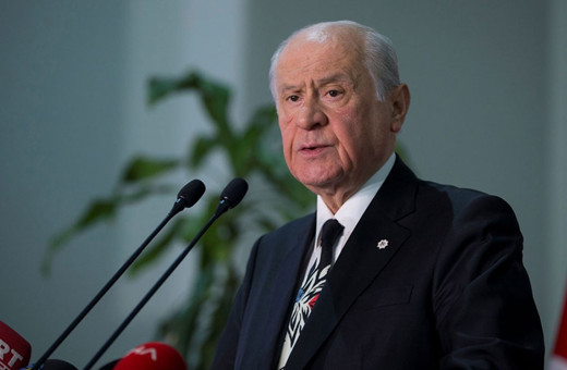 MHP'de bir istifa bir görevden alma