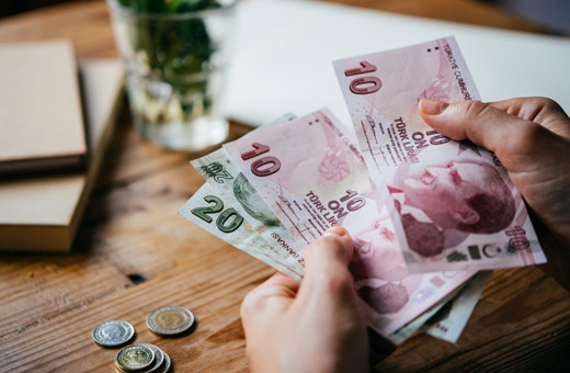 Patronların aklındaki asgari ücret ne kadar? 600 dolar olmalı diyen de var ama 9 bin TL'de mutabakat!