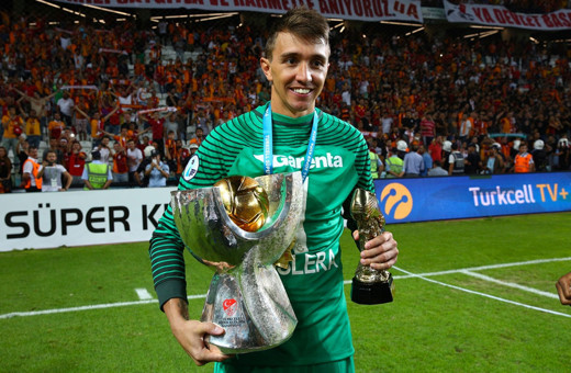 Muslera ayrıldıktan sonra o eleştiriye cevap verdi