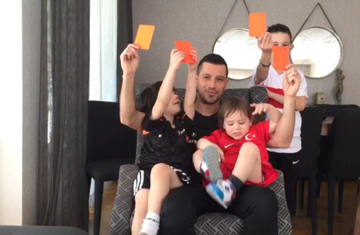 Ali Palabıyık: Evden çıkana kırmızı kart