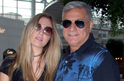 Karantinada olan Yasmin Erbil'den küvet pozu