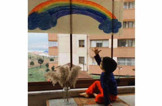 Miniklerden gökkuşağı resmiyle ‘Evde kal’ çağrısı