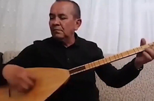 "Derdi olanın türküsü olmalı" deyip koronavirüs için türkü yaptı