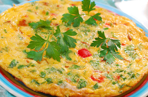 Sebzeli omlet yapımı kahvaltıların sağlıklı lezzeti!