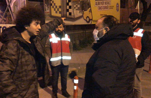 Sokağa çıkma yasağını delen genç: “Allah bana ceza veriyor”