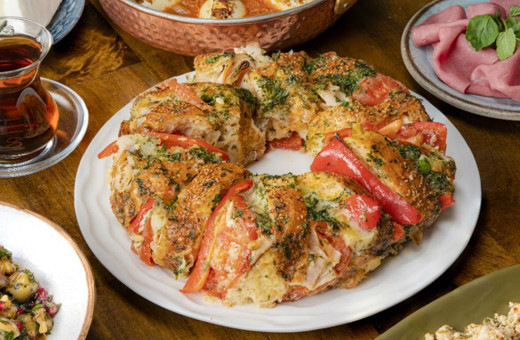 Bayat ekmeklerden börek nasıl yapılır?