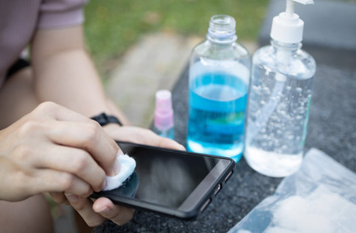 Bilim Kurulu üyesi Prof. Dr. Özlü'den cep telefonu uyarısı: Streç filme sarın