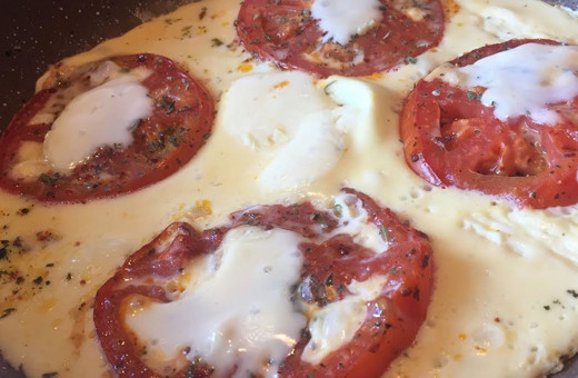 Kaşarlı domates kızartması nasıl yapılır?