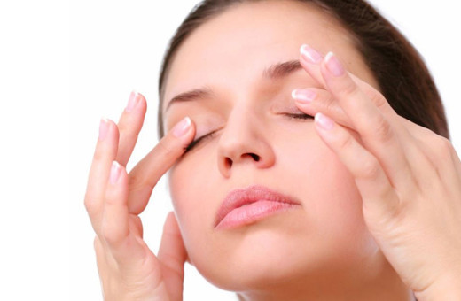 Gözlerinizin yorgunluğunu alacak bu egzersizleri hemen deneyin!