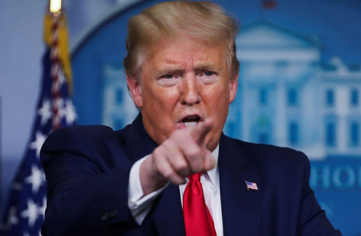 Donald Trump'tan gazeteciye koronavirüs (COVID-19) çıkışı: Sesini alçalt!