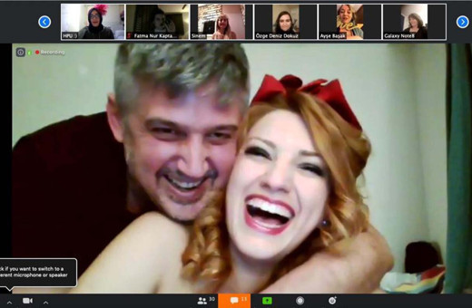 Korona günlerinde online kına gecesi