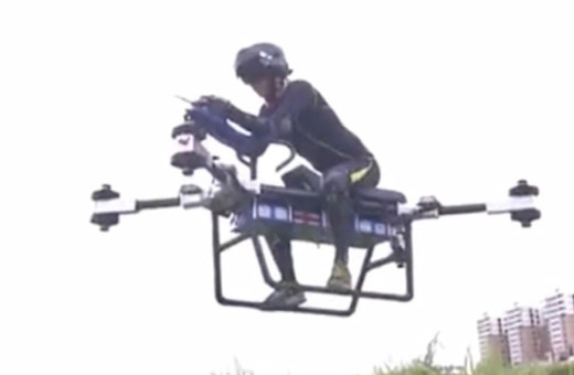 Çinli mühendis uçan motosiklet icat etti