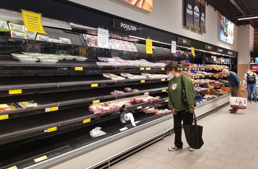 ABD’de kapanan restoranlar nedeniyle halk et reyonlarına akın etti