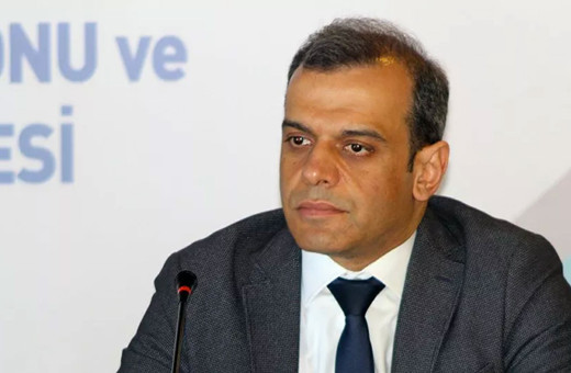 Bilim Kurulu Üyesi Alpay Azap'tan açıkladı: Koronavirüs bitmeyecek