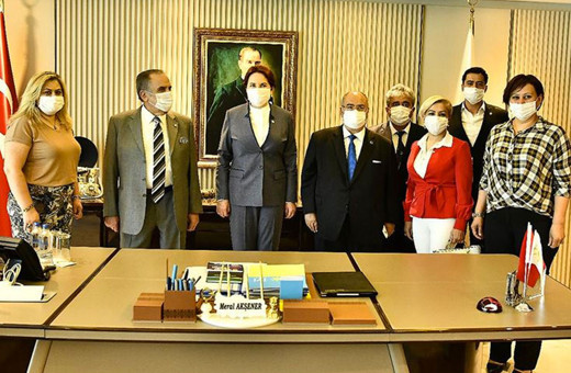 İYİ Parti Genel Başkanı Meral Akşener KAMU-DER heyetini kabul etti