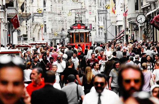 Türkiye'de geçen yıl yaklaşık 2,5 milyon kişi iller arasında göç etti