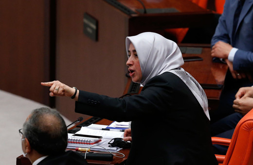 TBMM'de HDP'li ve AK Partili vekiller tarıştı