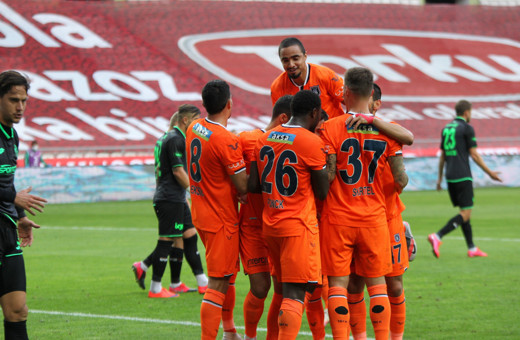 Başakşehir, Süper Lig'de yarın sahasında Göztepe ile karşılaşacak