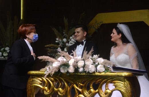 İYİ Parti Genel Başkanı Meral Akşener nikah şahidi oldu
