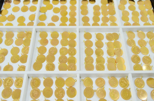 Altın yatırımcısına uyarı! Covid aşısının adı yetti, altın fiyatları düştü