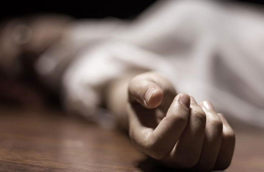 Eskişehir'de boğazında bıçak yarası olan bir kadın evinde ölü bulundu