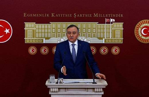 MHP'li Erhan Akçay'dan CHP'li Özel'e sert tepki: Darbe ve kaos ile iktidar hayali kuruyor