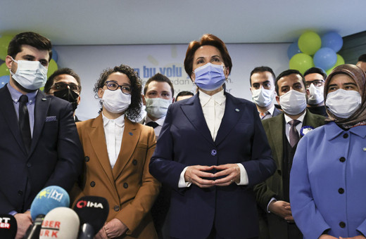 Meral Akşener'den Cumhurbaşkanı Erdoğan'a: Gençlerin mentörlüğünü bir görsün