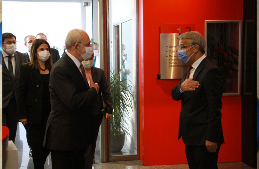 HDP'den CHP'ye ziyaret Kılıçdaroğlu Sancar ve heyetini kapıda karşıladı